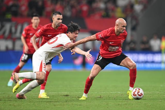 赛场上, 四次精彩扑 赛场上, 四次精彩扑