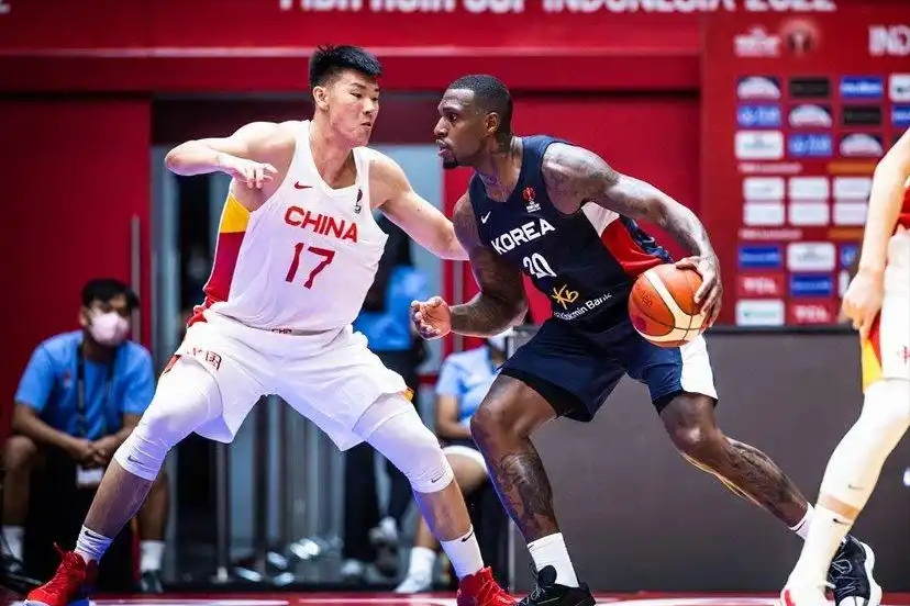 李贤重砍下, 与韩国队的 李贤重砍下, 与韩国队的