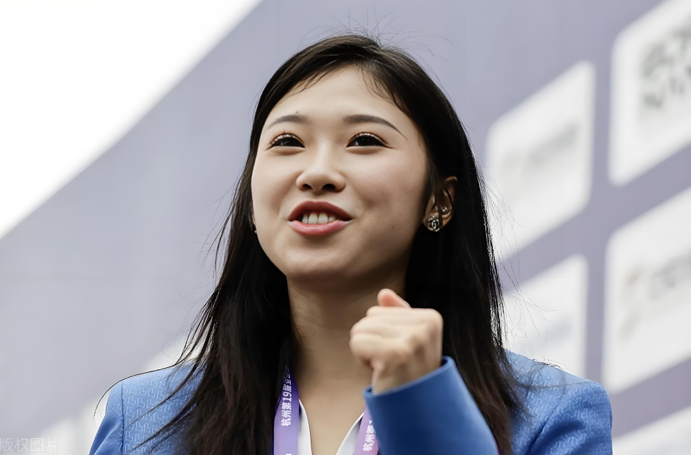 影师马甲, 她里面穿的 影师马甲, 她里面穿的